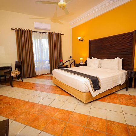 Colosseum Boutique Hotel & Spa Daressalam Exterior foto